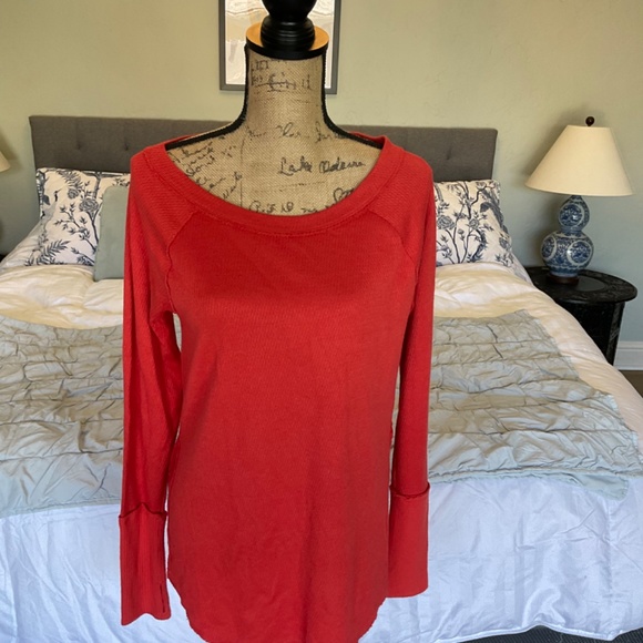 We The Free Snowy Thermal top Red Long Sleeve in Heatwave red textured grunge S - Picture 2 of 12